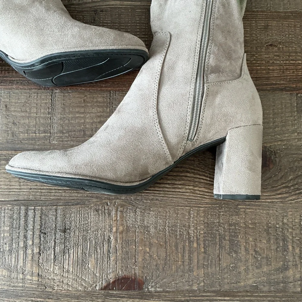 Liz Claiborne Leyla Knee-High Memory Foam TAUPE Women's Faux Suede Boots Size 10